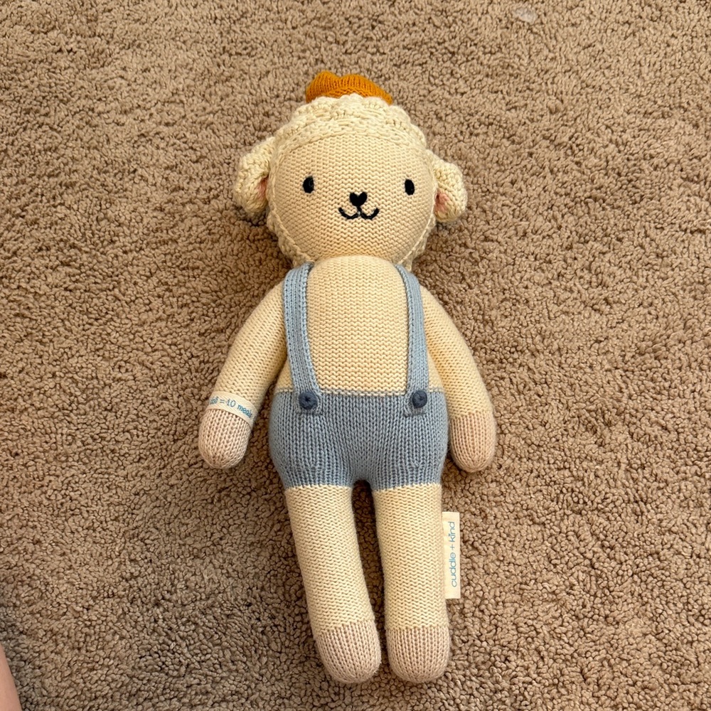 Cuddle + Kind Sebastian Lamb